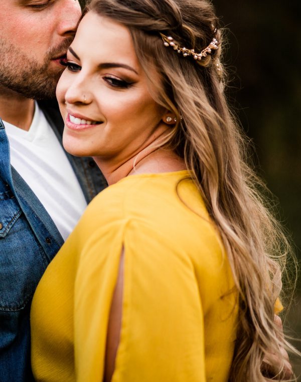 thin gold hair vine for half up half down hairstyle